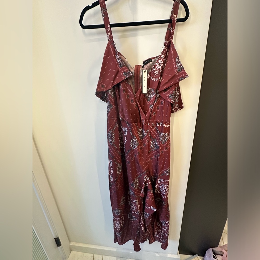 Soncy Flutter Sleeve Dress with Ruffle Burgundy White Black NWT